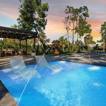 Round Beach House W Pool Villa